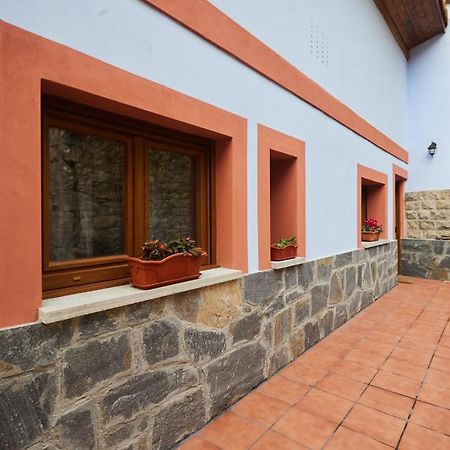 La Besnada Apartment Onís Екстериор снимка