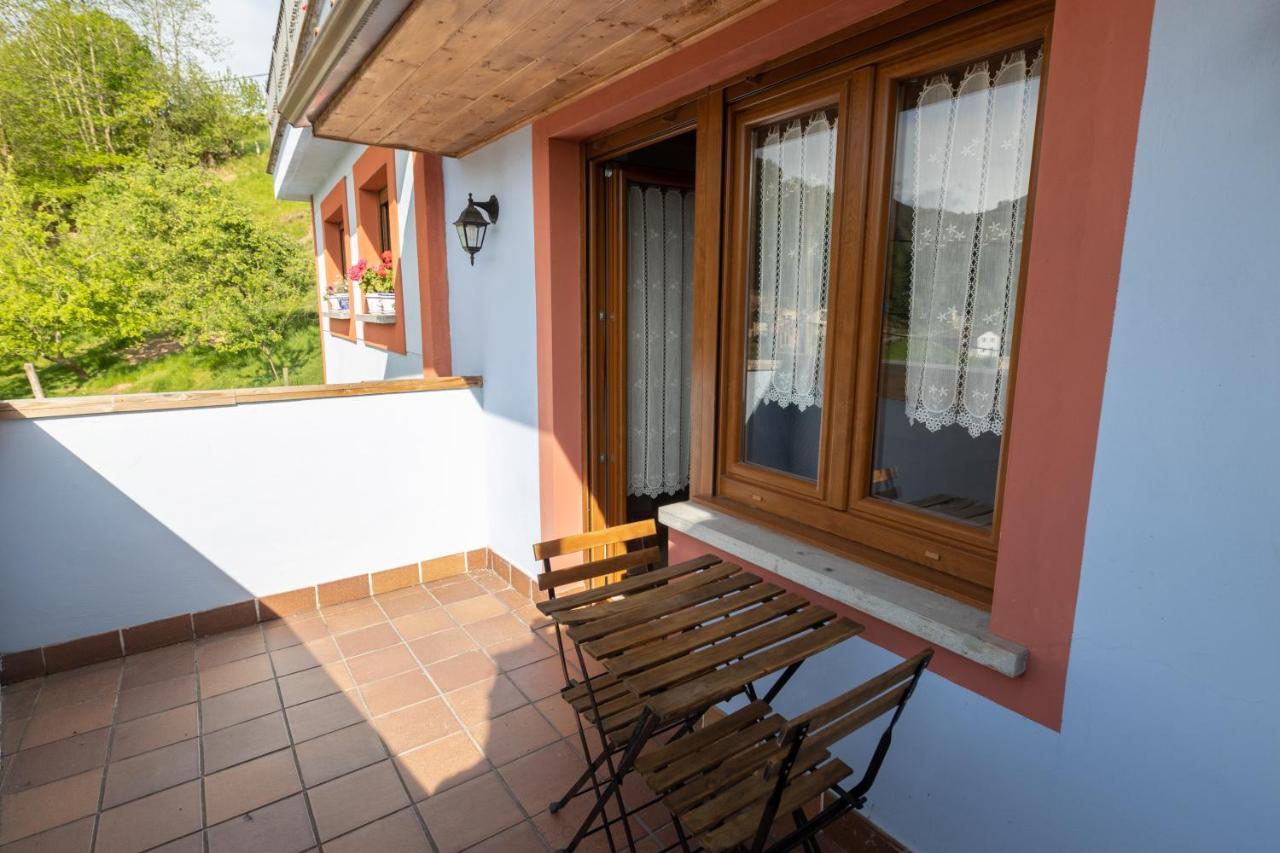 La Besnada Apartment Onís Екстериор снимка